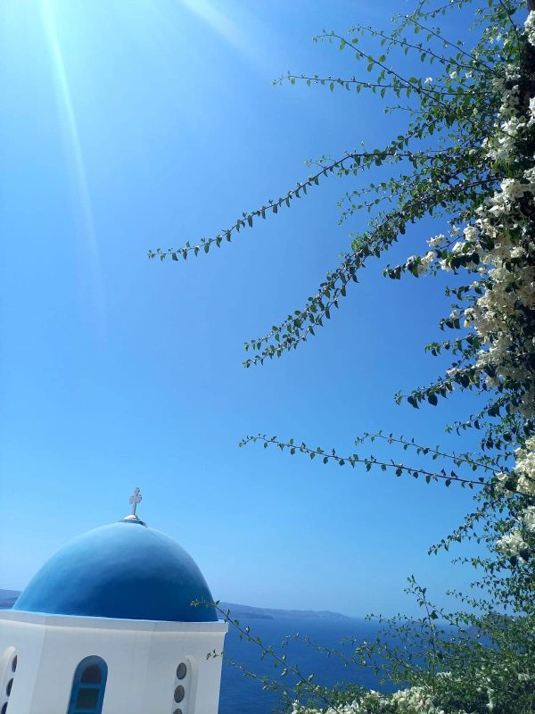 eglise-au-dome-bleu-santorin-grece-cyclades